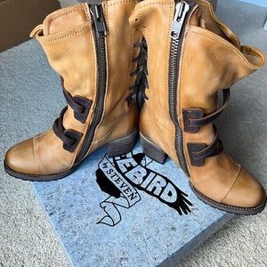 Freebird - CORA in tan, size 9. BRAND NEW, NEVER WORN